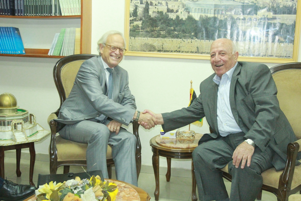 قريع يستقبل المبعوث الامريكي لعملية السلام مارتن إنديك