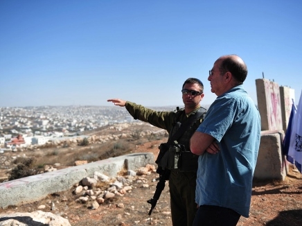 يعلون يصادق على بناء 3000 وحدة استيطانية