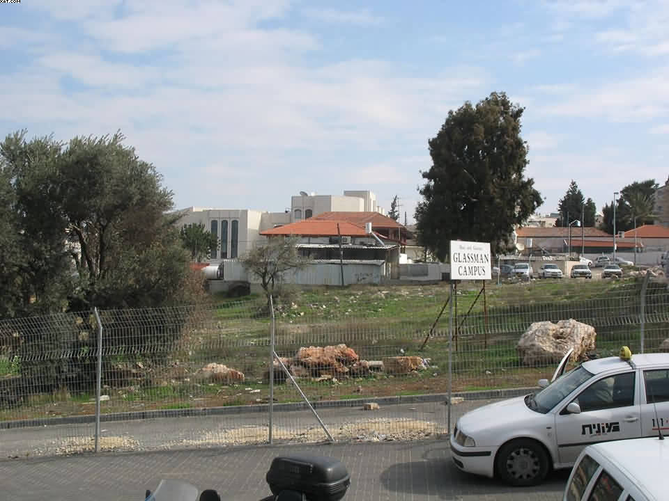 مخطط استيطاني ببناء مدرسة يهودية  ومركز استيطاني على أراضي حي الشيخ جراح