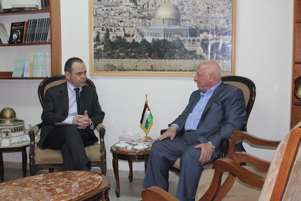 قريع يستقبل القنصل الايطالي في فلسطين