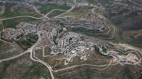 صحيفة اسرائيلية: يعالون يصادق على ضم ألف دونم لـ”غوش عتسيون” في الضفة الغربية