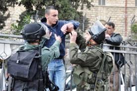 الاحتلال يعتقل عددا من الشبان في القدس