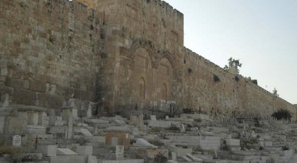 التحذير من المساس بمقبرة الرحمة ورفض الرواية الإسرائيلية له
