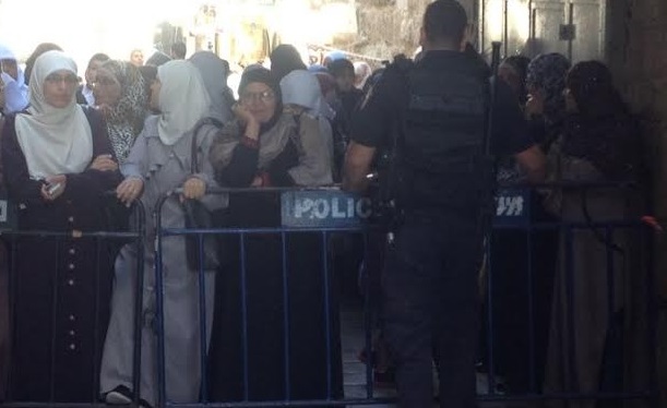 بعد اقتحامه عدة مرات.. الاحتلال يمنع أطفال المخيمات وطلبة العلم من دخول الأقصى