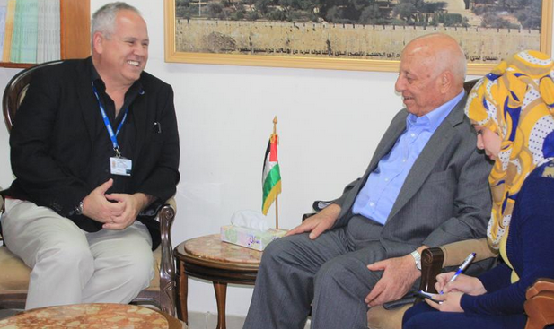 قريع يستقبل مدير مكتب الأونروا في الضفة الغربية