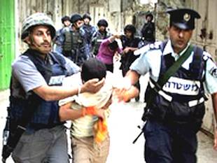 الاحتلال يبعد مقدسيا 21 يوما عن المسجد الأقصى