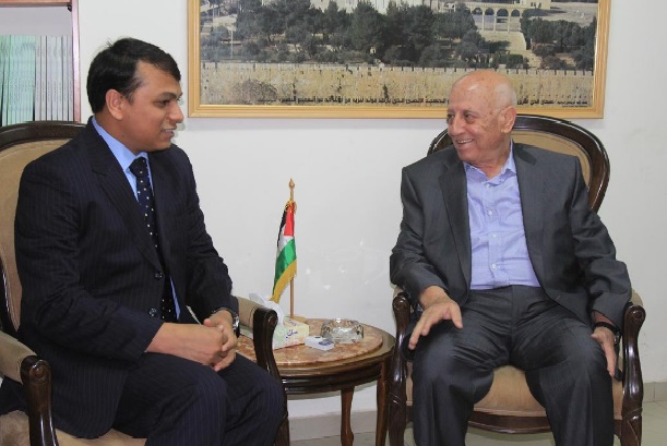 قريع يستقبل ممثل الهند المكلف لدى فلسطين لبحث تطورات الاوضاع السياسية