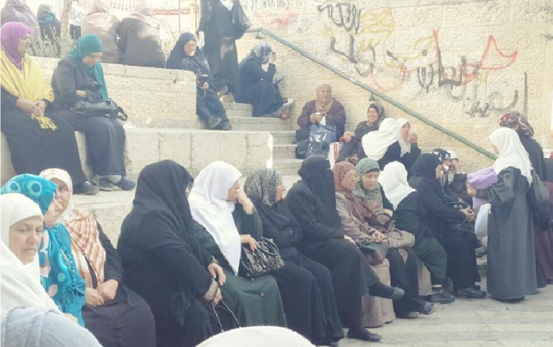 قريع: إسرائيل تنتهك حق العبادة وتضرب القانون الدولي بعرض الحائط