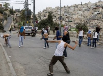 إصابة عشرات الطلاب في مواجهات مع الاحتلال بالقدس