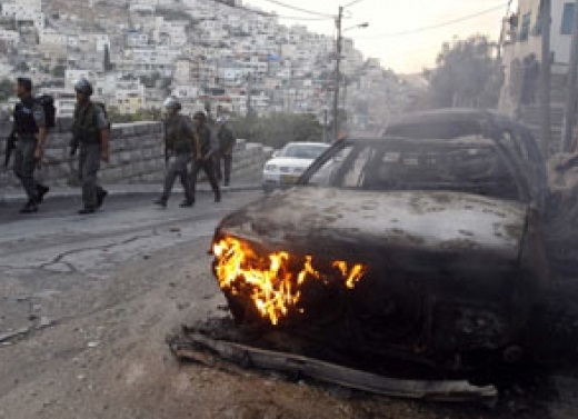 إحراق سيارة حرس امن المستوطنين في سلوان