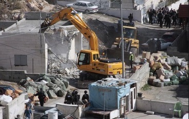 الاحتلال يهدم منزلين في القدس بحجة عدم وجود ترخيص