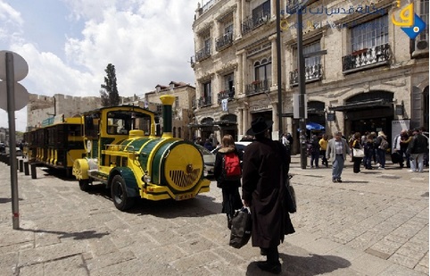 القدس: إصابة طفل دهسته مستوطِنة وابعاد 5 عن الأقصى