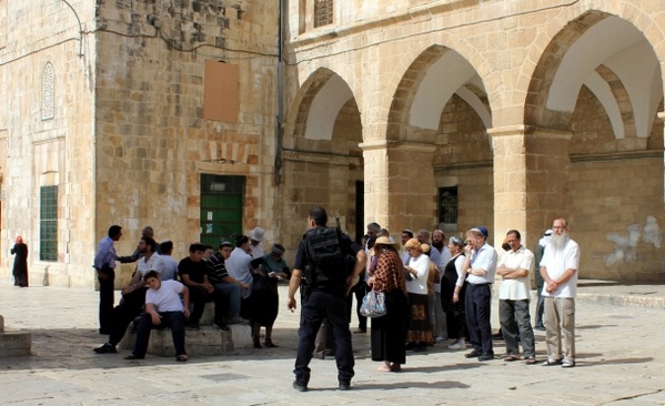 43 مستوطن يقتحمون المسجد الأقصى