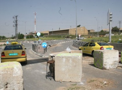 اغلاق القدس بالمكعبات يعيد الذاكرة الى أيام الانتفاضة الأولى!