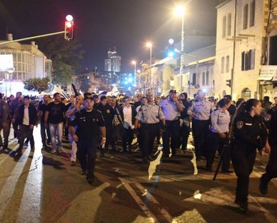 مستوطنون في القدس يهتفون “الموت للعرب”