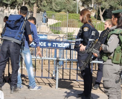 الاحتلال يعتقل 11 مقدسيا بينهم طفلان