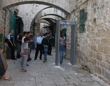 مستوطنون يقتحمون الأقصى الاحتلال يكثف تواجده بالقدس