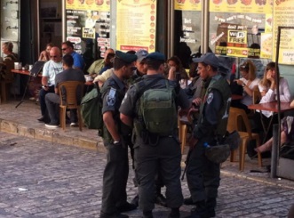 القدس: إعتقال طفلين وتمديد اعتقال اخرين