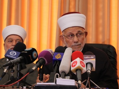 “الأوقاف”: 40 مستوطن اقتحموا ساحات المسجد الأقصى اليوم