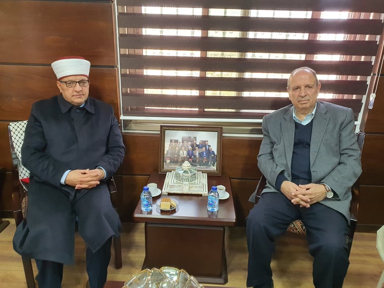 <strong>الحسيني والبكري يدعوان المجتمع الدولي الى الكف عن سياسة الكيل بمكيالين  </strong>